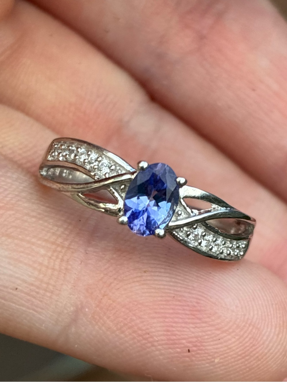 Solid sterling genuine tanzanite/zircon ring new